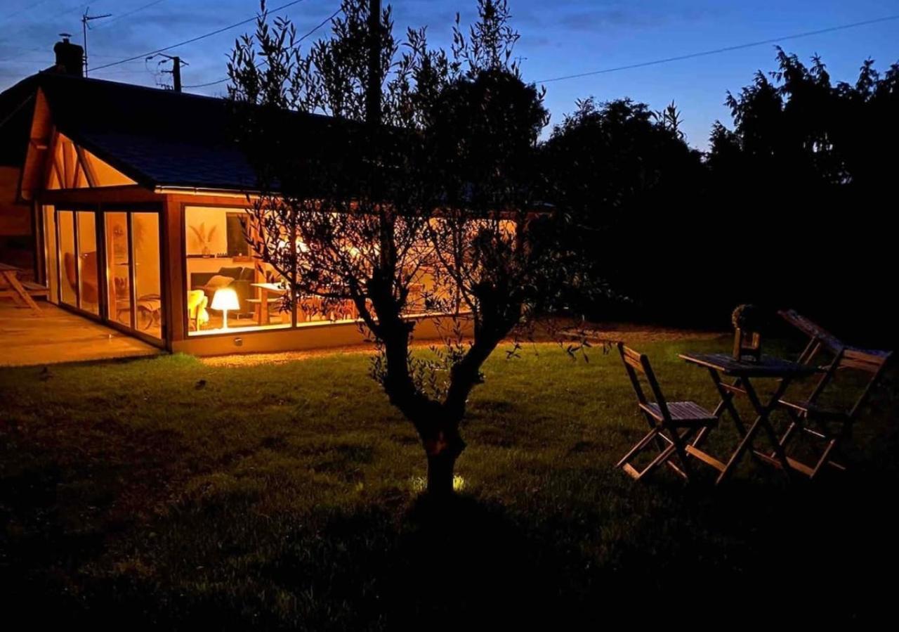 Cottage Normand Avec Sa Grande Piscine Chauffee Toute L Annee Sur Parc Arbore Et Clos En Plein Coeur De La Campagne Adapte Aux Kids Et Dog Friendly Saint-Antonin-de-Sommaire Exterior foto